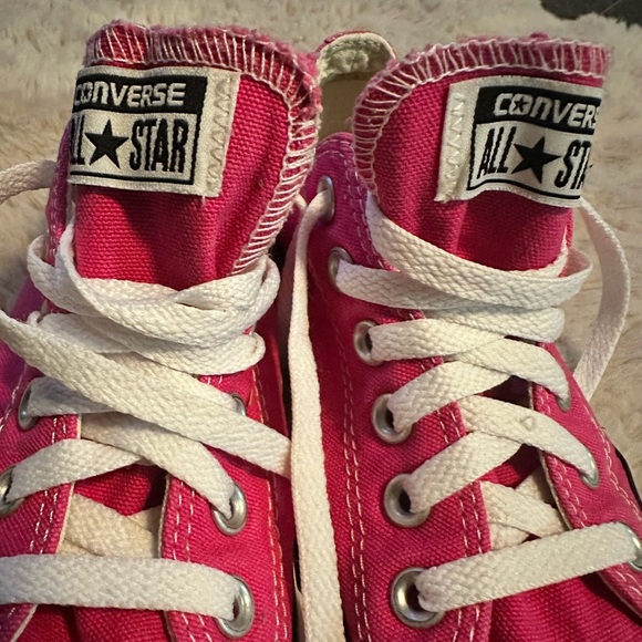 Bright Pink Low Top Converse Women’s 7 - Picture 10 of 12